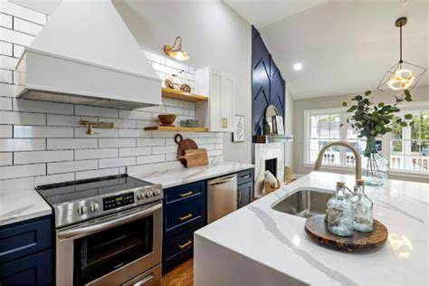 StrategicLightingandAccessories:ElevatingYourKitchen'sAtmosphere